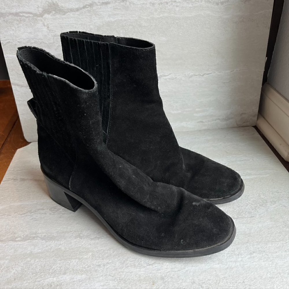 ** Dolce Vita Layton Black Suede Block Heel Almond Toe Ankle Bootie Women